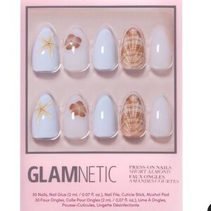 SEA STAR
Short Almond